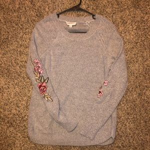 Grey sweater Embroidered Flowers